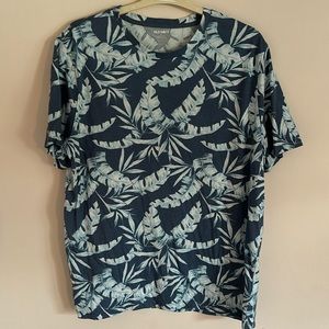 Blue palm leaf pattern t shirt